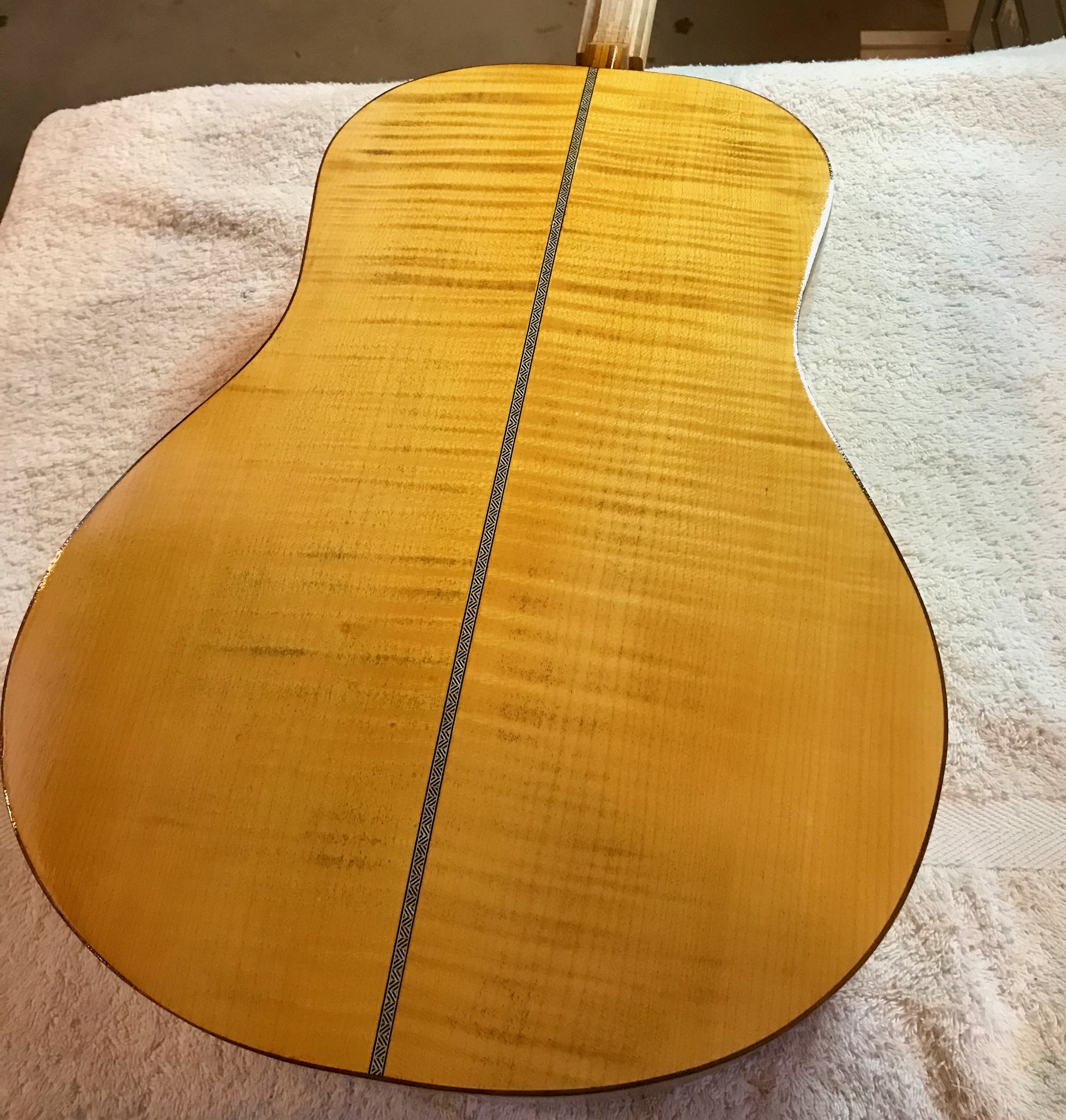 Min nya gitarr som ännu inte fått något namn.