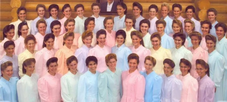 Photo of 50 of the estimated 70-80 wives of Warren Jeff, August 2011. 