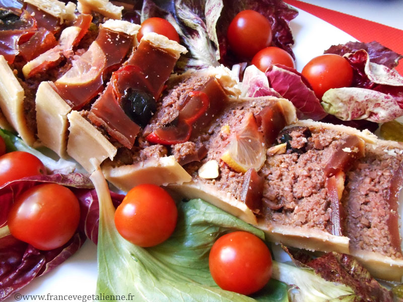 Pâté-en-croûte-forestier-découpé-vegan.jpg