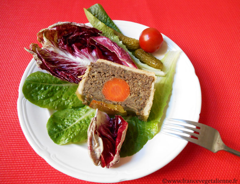 Pâté-en-croûte-lentilles-morceau-vegan.jpg