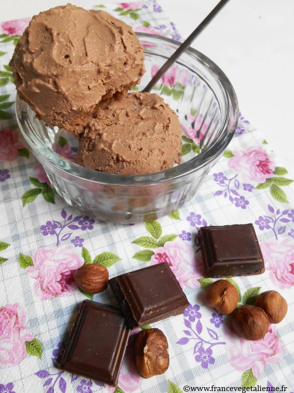 Glace au chocolat (végétalien, vegan)