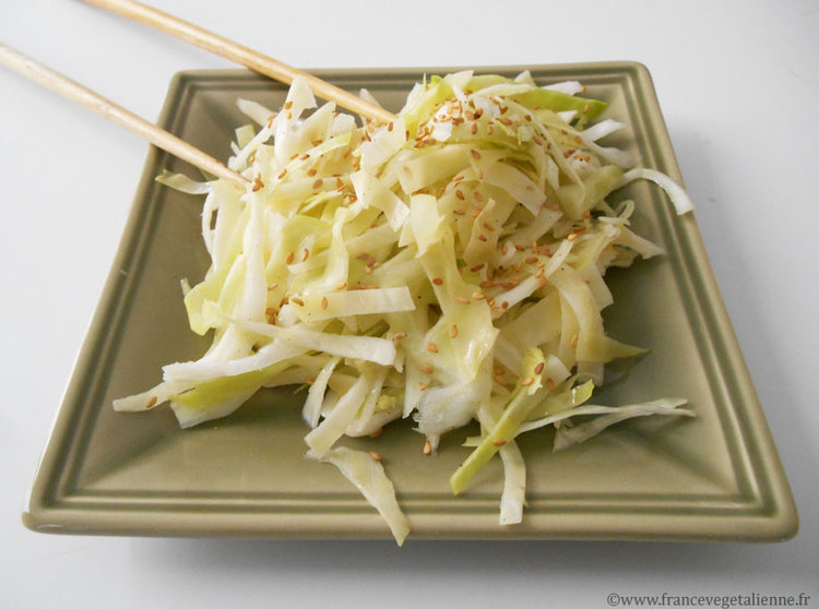 Salade japonaise au chou blanc (végétalien, vegan)