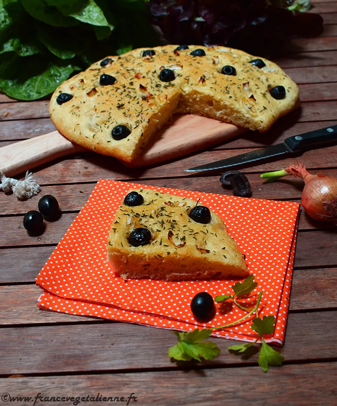 Focaccia aux olives noires (végétalien, vegan)