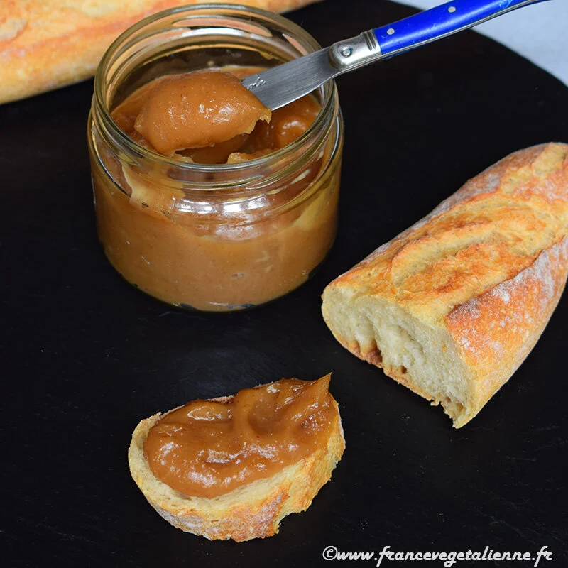 Pâte-à-tartiner-façon-confiture-de-lait-vegan-i.jpg