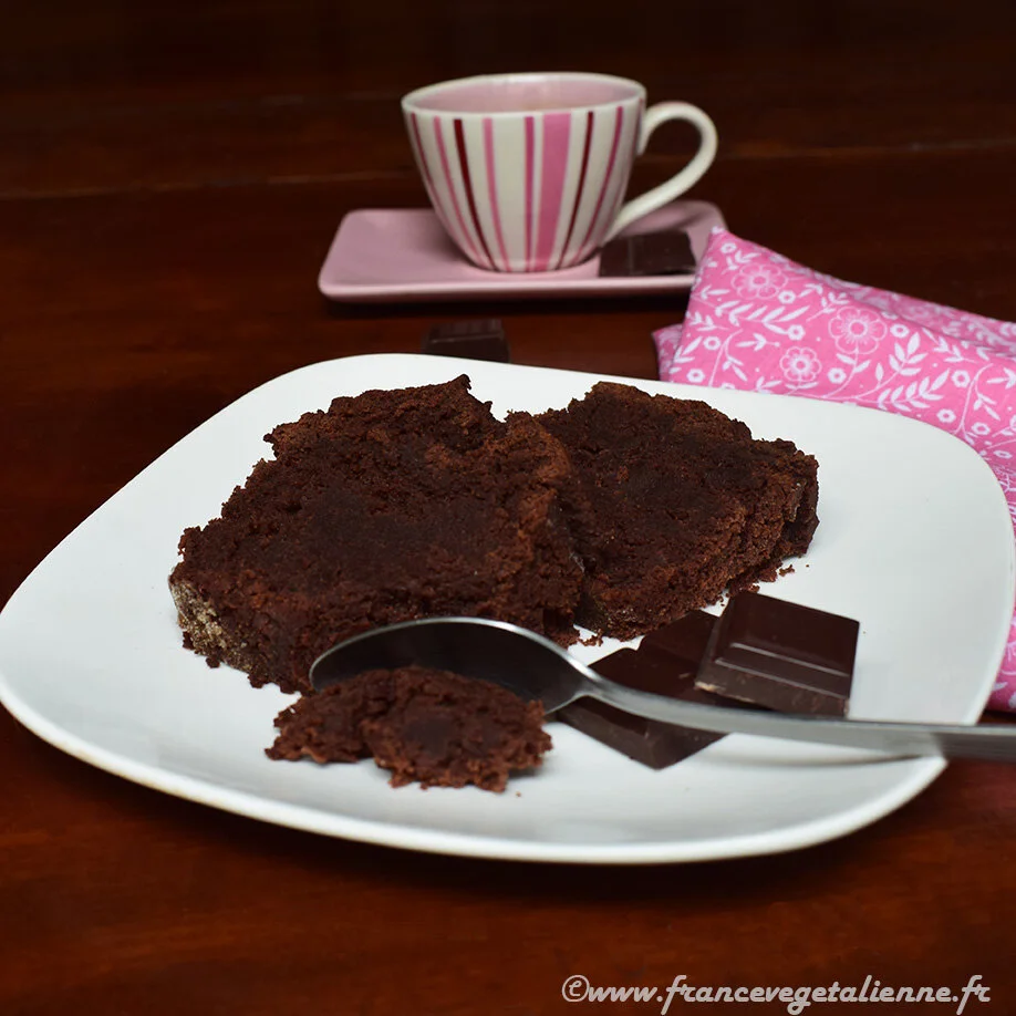 Cake-au-chocolat-sans-gluten-sans-oeuf-sans-lait-i.jpg