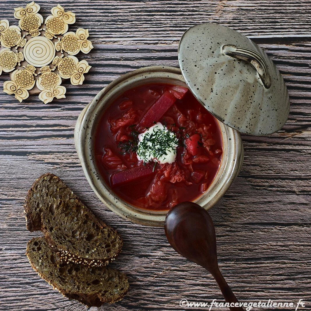 Bortsch (soupe à la betterave) (végétalien, vegan)
