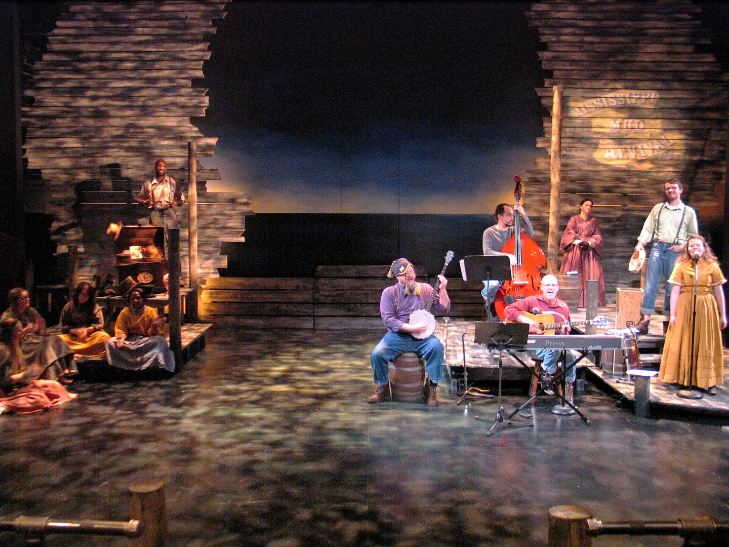 Preshow music with Mississippi Mud Revival