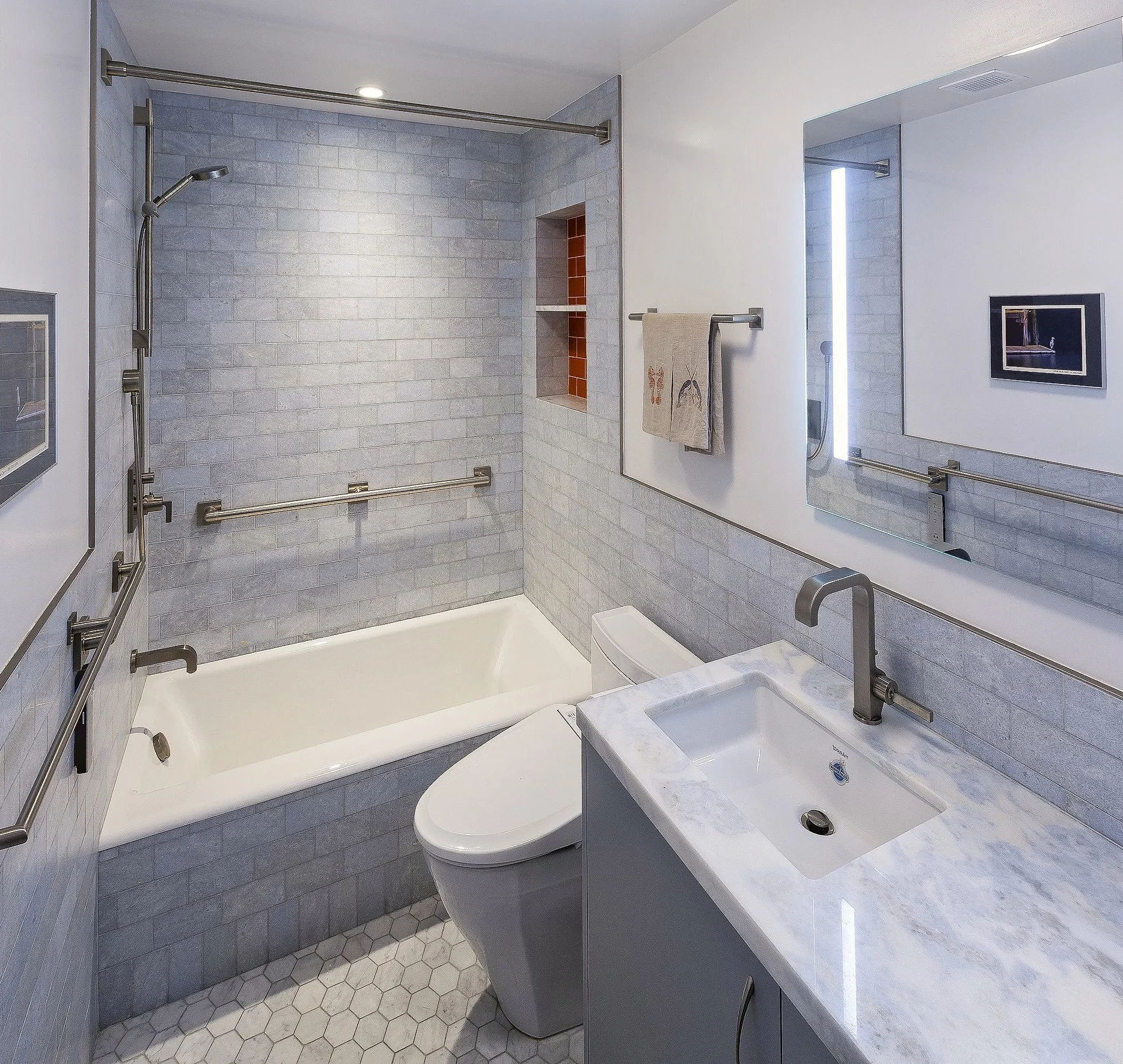 Guest bath, San Francisco