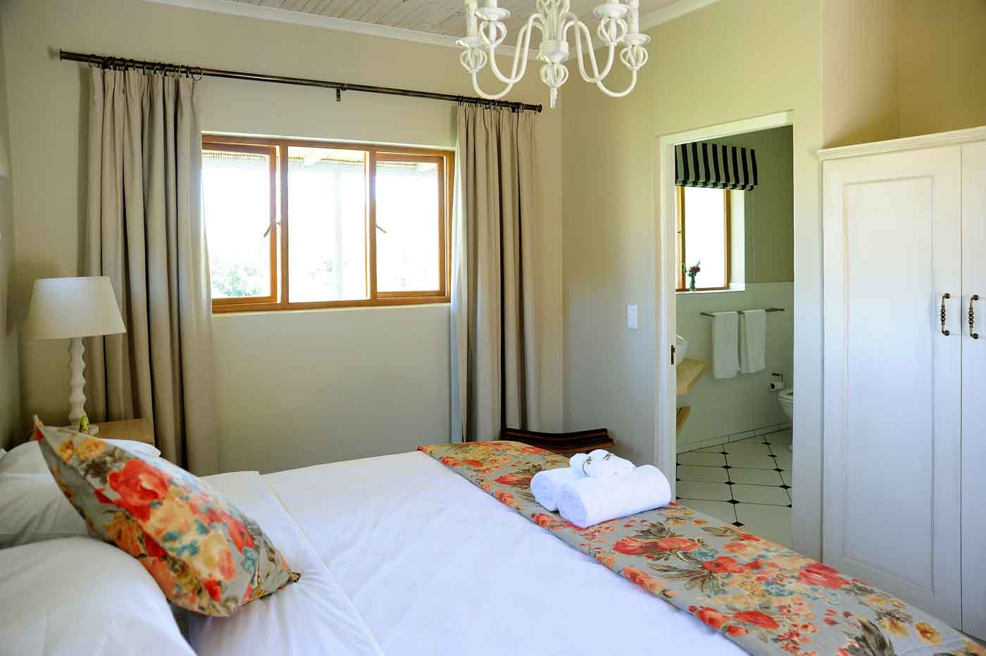 Witpeer bedroom.jpg