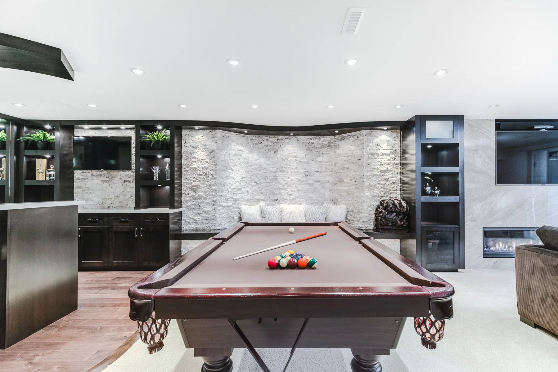 3771-156B-St-Surrey-360hometours-03s.jpg