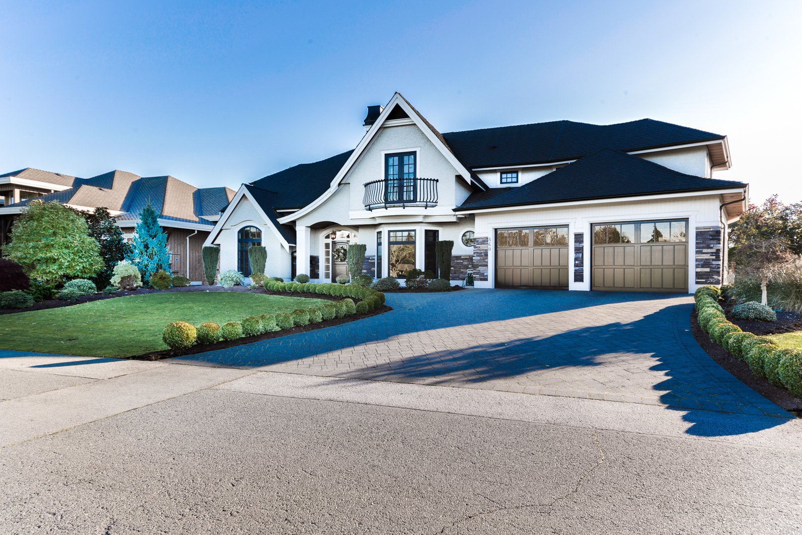 03_Beach Grove_Tsawwassen BC_Front of House_Large.jpg