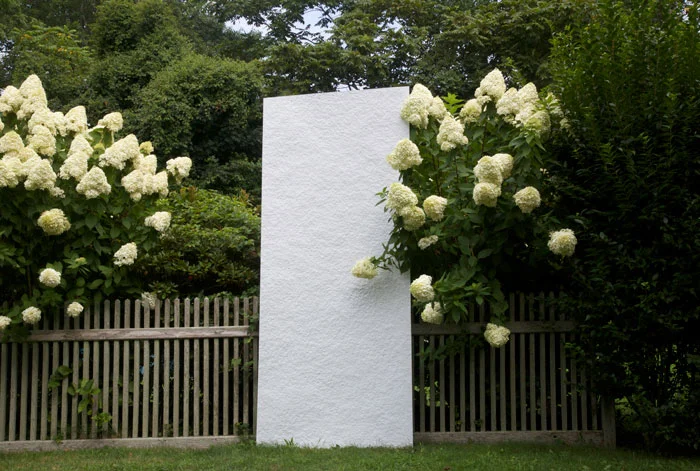G. William Webb, Dayvisible , 2012, aluminum, 108 x 46.5 x 3.5 in