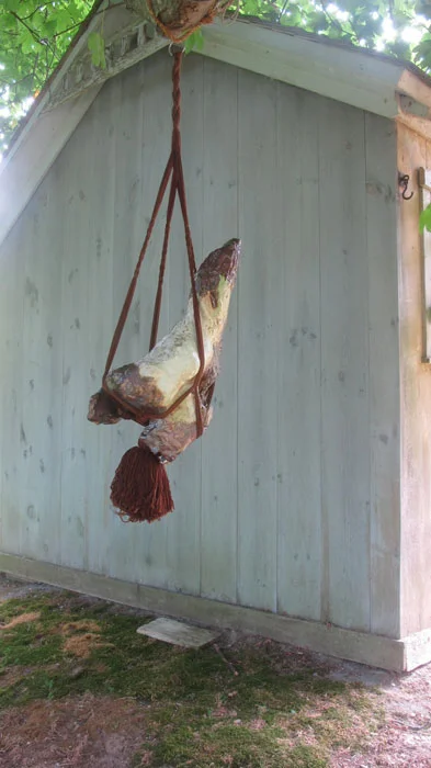 Jessica Jackson Hutchins, Nellcôte , 2010, Glazed ceramic and macramé, dimensions variable