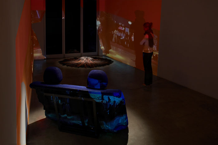  Curtis Mitchell,&nbsp; Pulp Fiction,&nbsp; 2009, video installation, hair (pillow), car seat, dimensions variable 