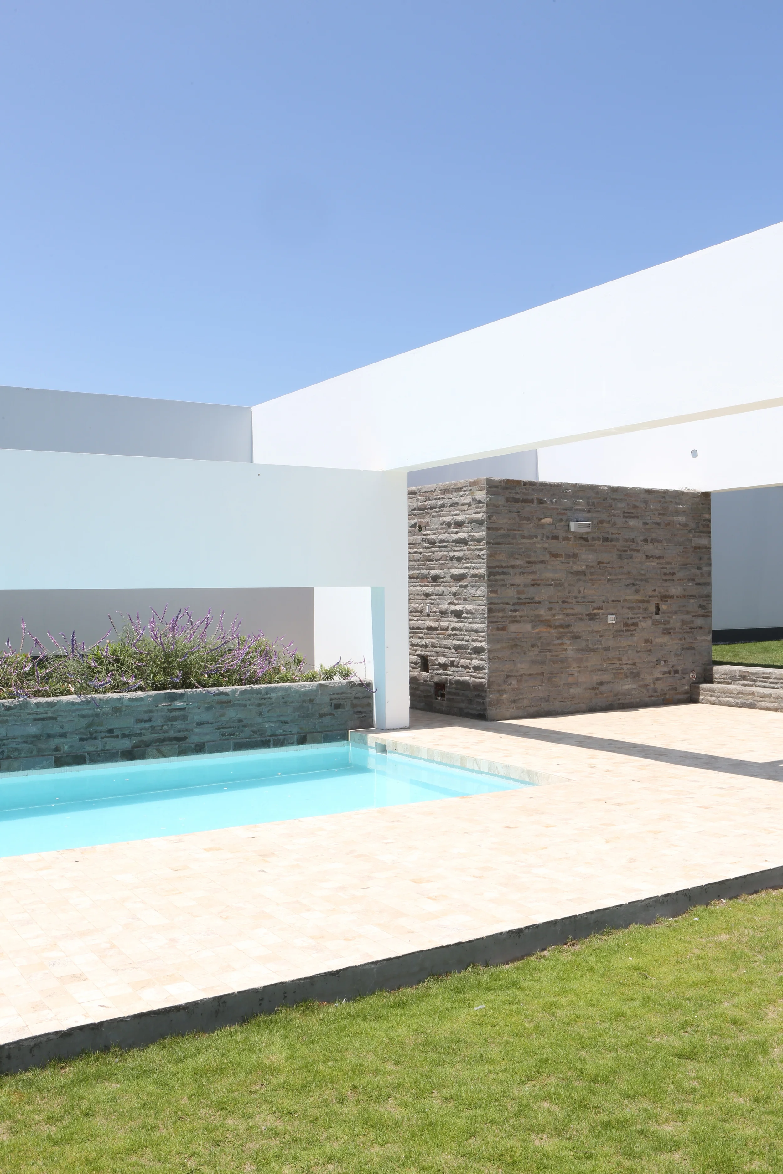 Casa Patios - Riofrio+Rodrigo architects  011 A.JPG