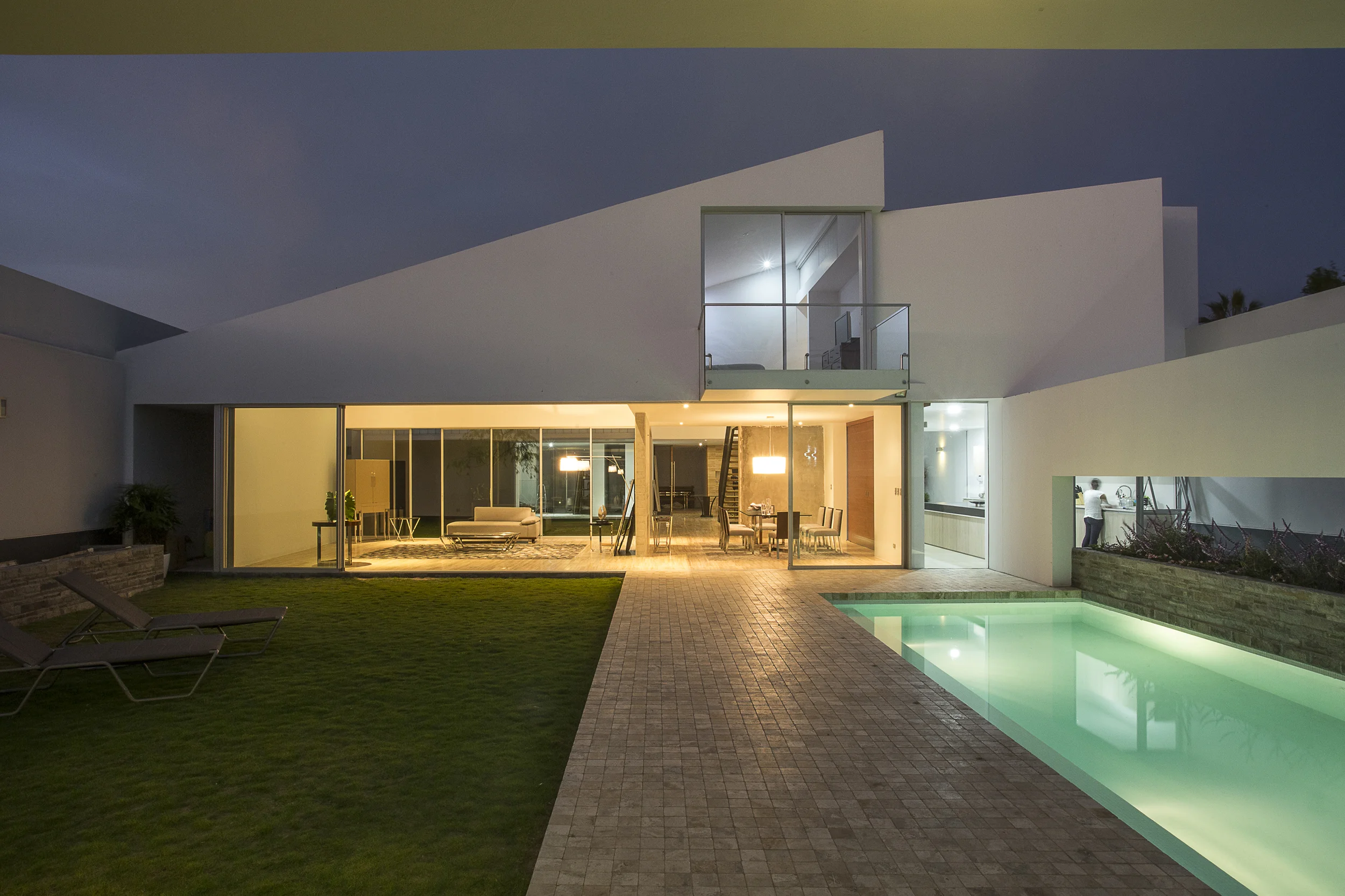 Casa Patios - Riofrio+Rodrigo architects 001.jpg