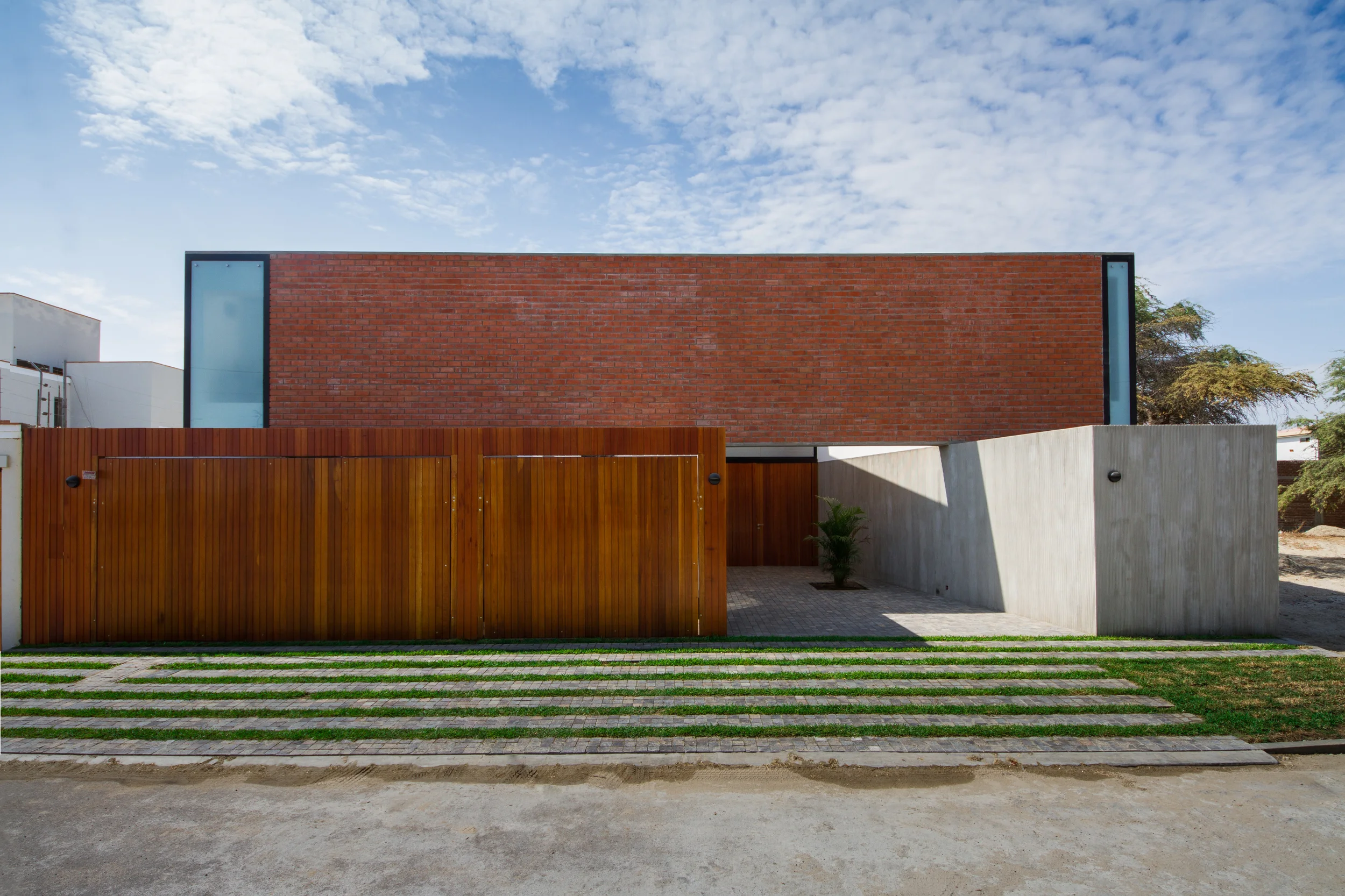 Arq. R.Riofrio y M.Rodrigo - Piura LB 002.jpg