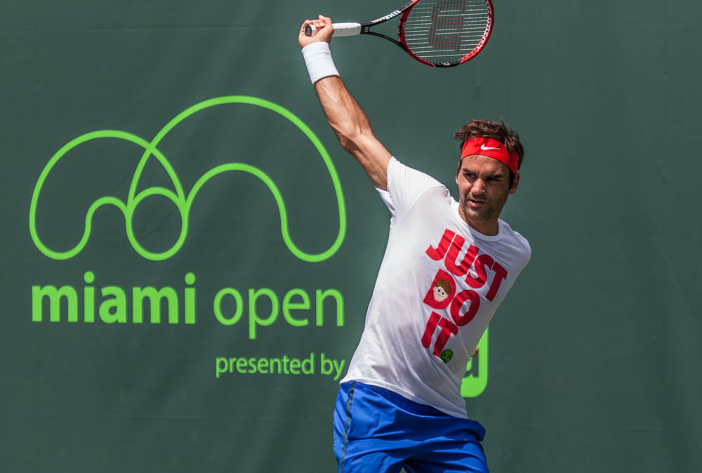 Training Session for Roger Federer and his knee. He lately decided to withdraw from the Miami Open 2016