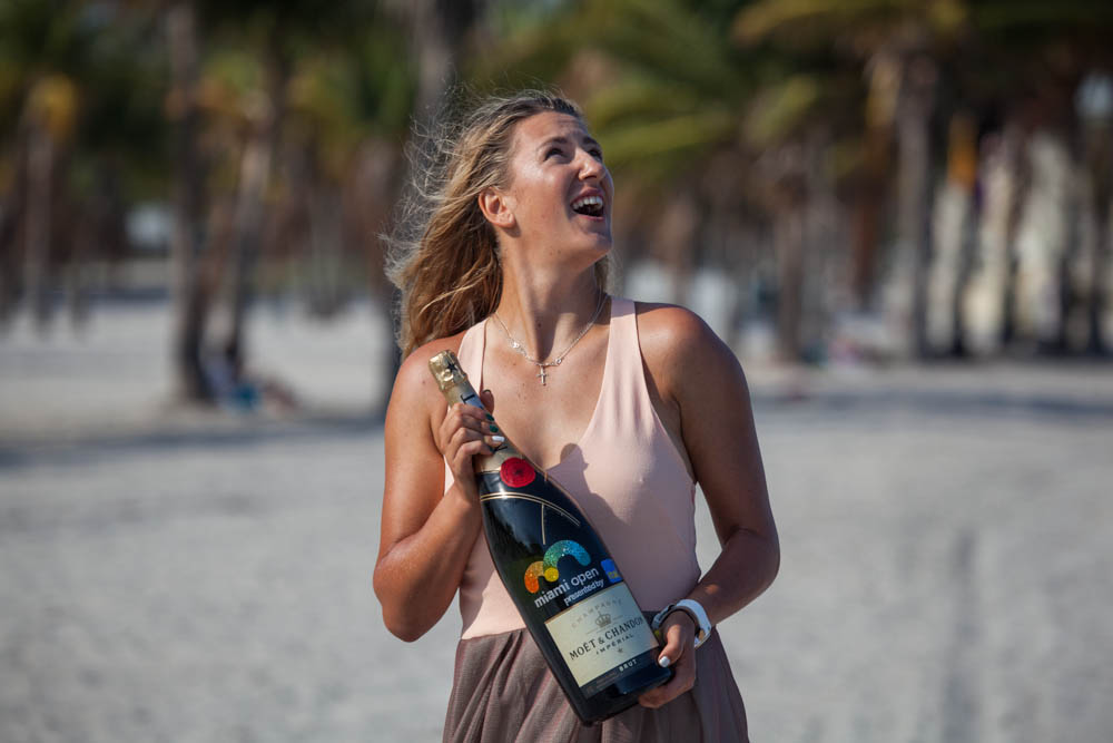  Victoria Azarenka celebrating her 2016 Miami Open title at the Beach in Key Biscayne 