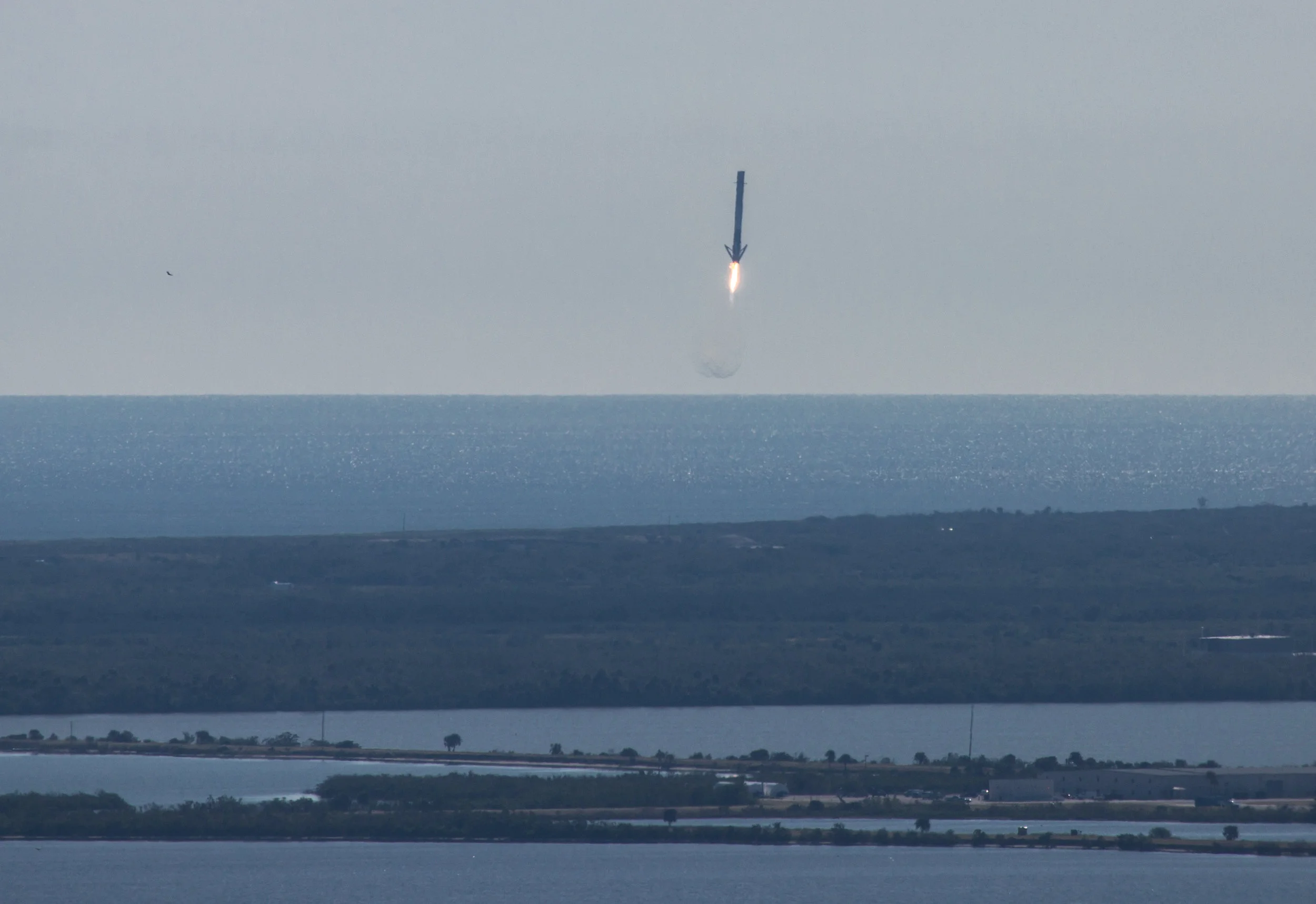 A previously used SpaceX Falcon 9 rocket deploy its landing gear seconds before landing at SpaceX’s LZ1 at Cape Canaveral Air Force Station and approximately 8 minutes after liftoff from SLC-40 complex at the Cape Canaveral Air Force Station with a reused Dragon capsule with more than 4,800 pounds of cargo to resupply the International Space Station on its CRS-13 mission. Dec 15, 2017 (for LaPresse.it)