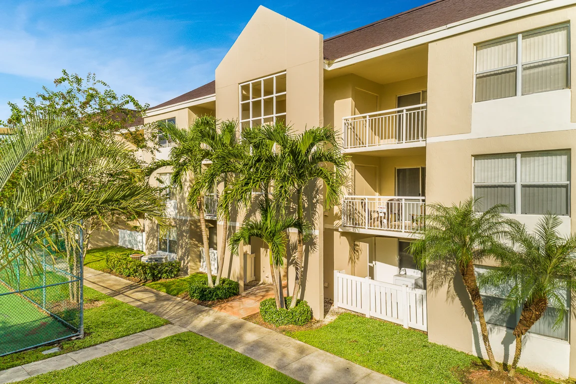 Palm_Gardens_0102.jpg