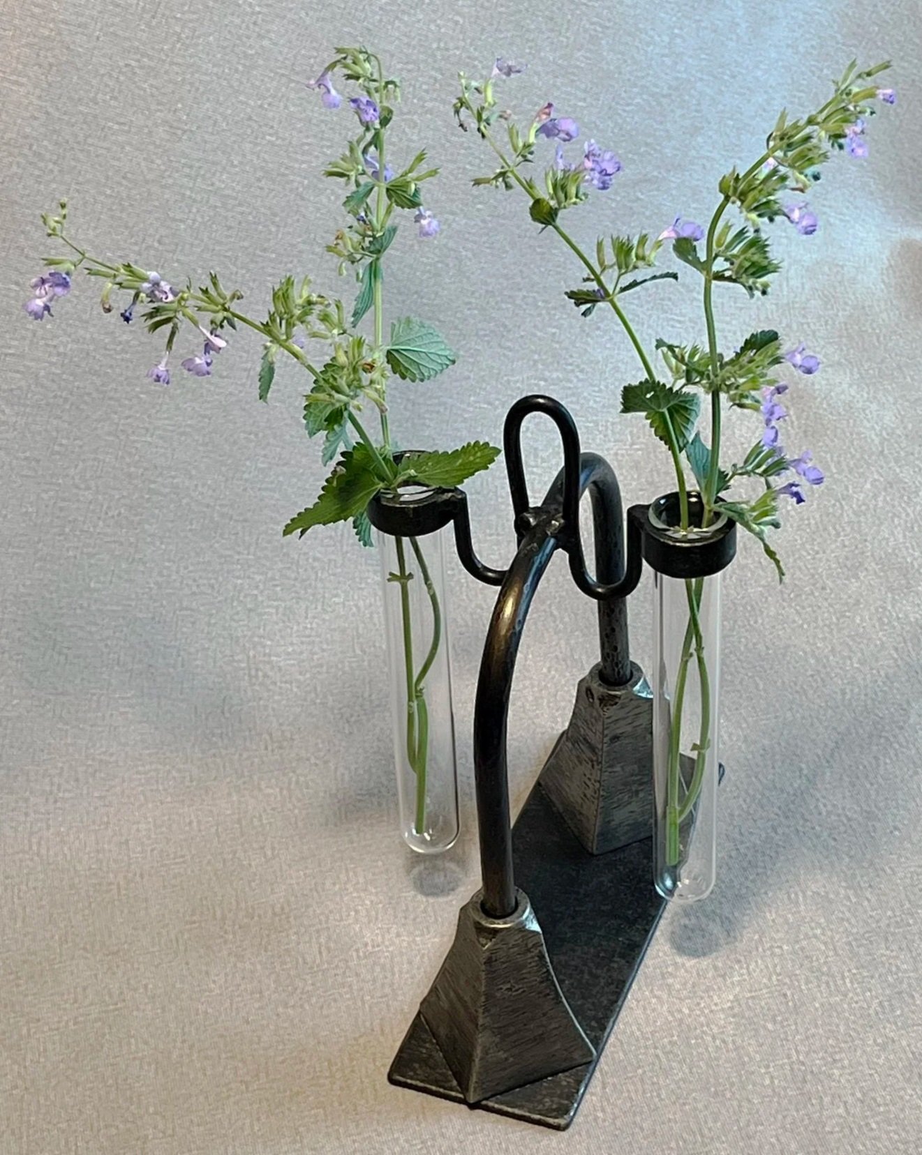 <p><strong>TESS FARACI</strong>metalwork<a href="/tess-faraci-jour-2026">More →</a></p>
