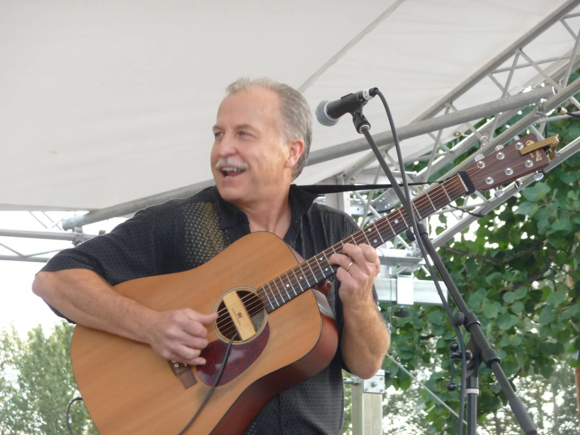 Live Music at Hollywood Hill Tasting Room: Randy Norris 