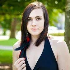 Live Music at Hollywood Hill Tasting Room: Kristen Marlo 