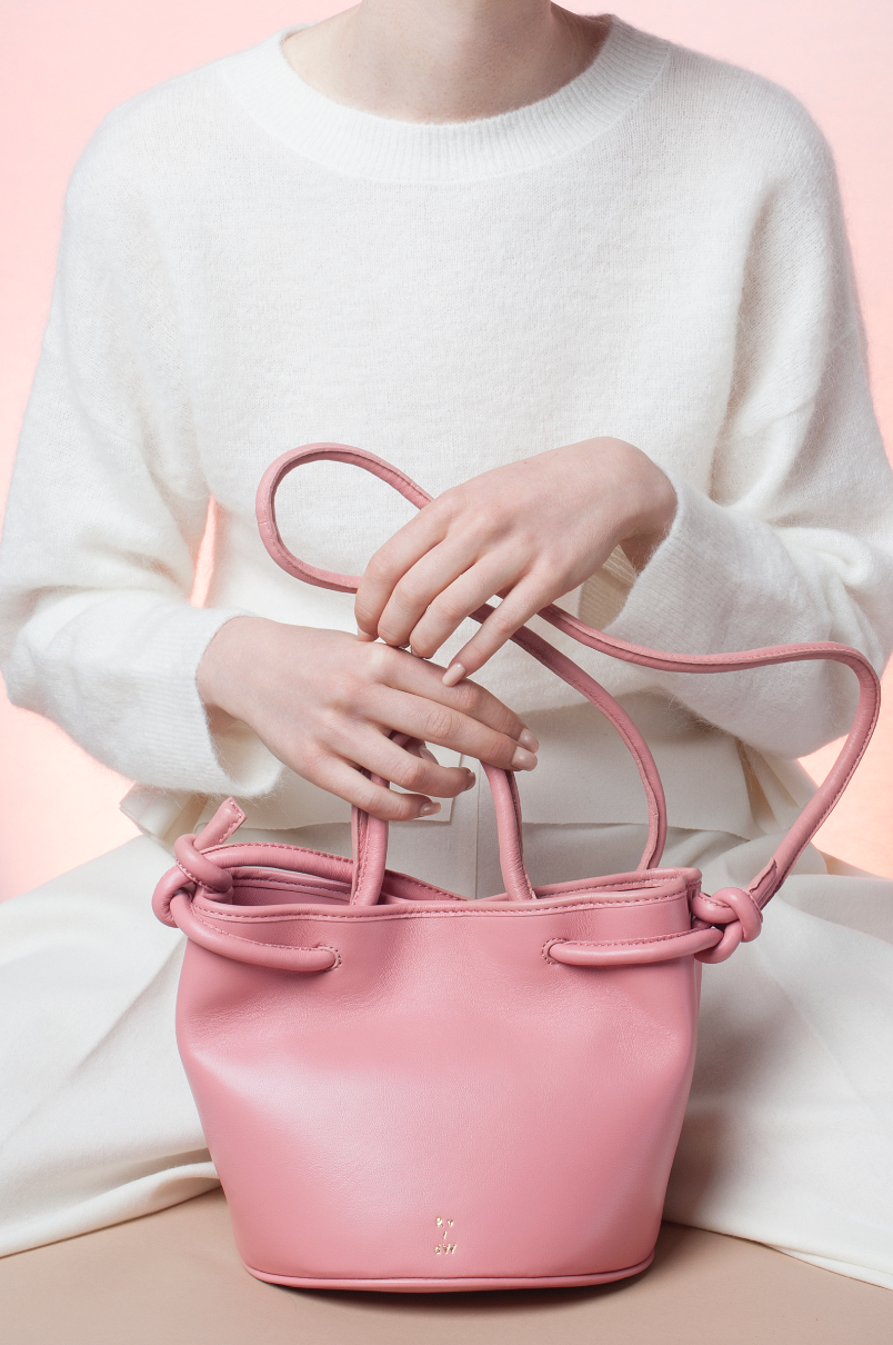 photography IMKE PANHUIJZEN styling DENISE RUIGROK manicure PETER DWARS model LAIS @ WILHELMINA MM client RUIGROK VAN DER WERVEN BAGS