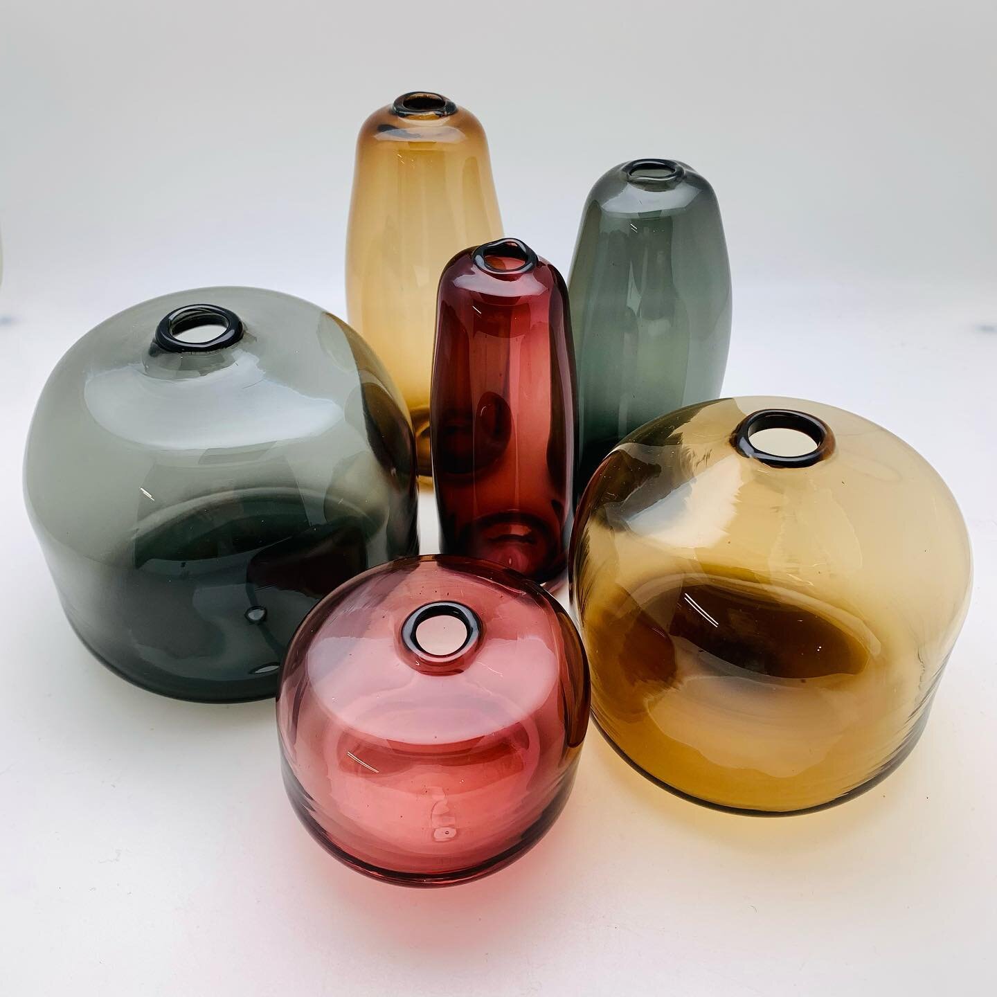 Blown glass gems sitting pretty! Just add your one or two of your favorite flower and brighten your day! #blownglass #decorativeobjects #makemehappy #sittingpretty #locallove #localgiftshop #studiocityshopping #giftguide