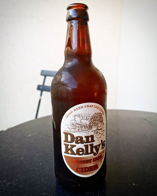 Today's balcony #cider (courtesy of #TheAppleFarm in Tipperary) is @dankellyscider 's whiskey cask Edition.. This is a punchy sour cider and I like it. #craftcider #irishcider