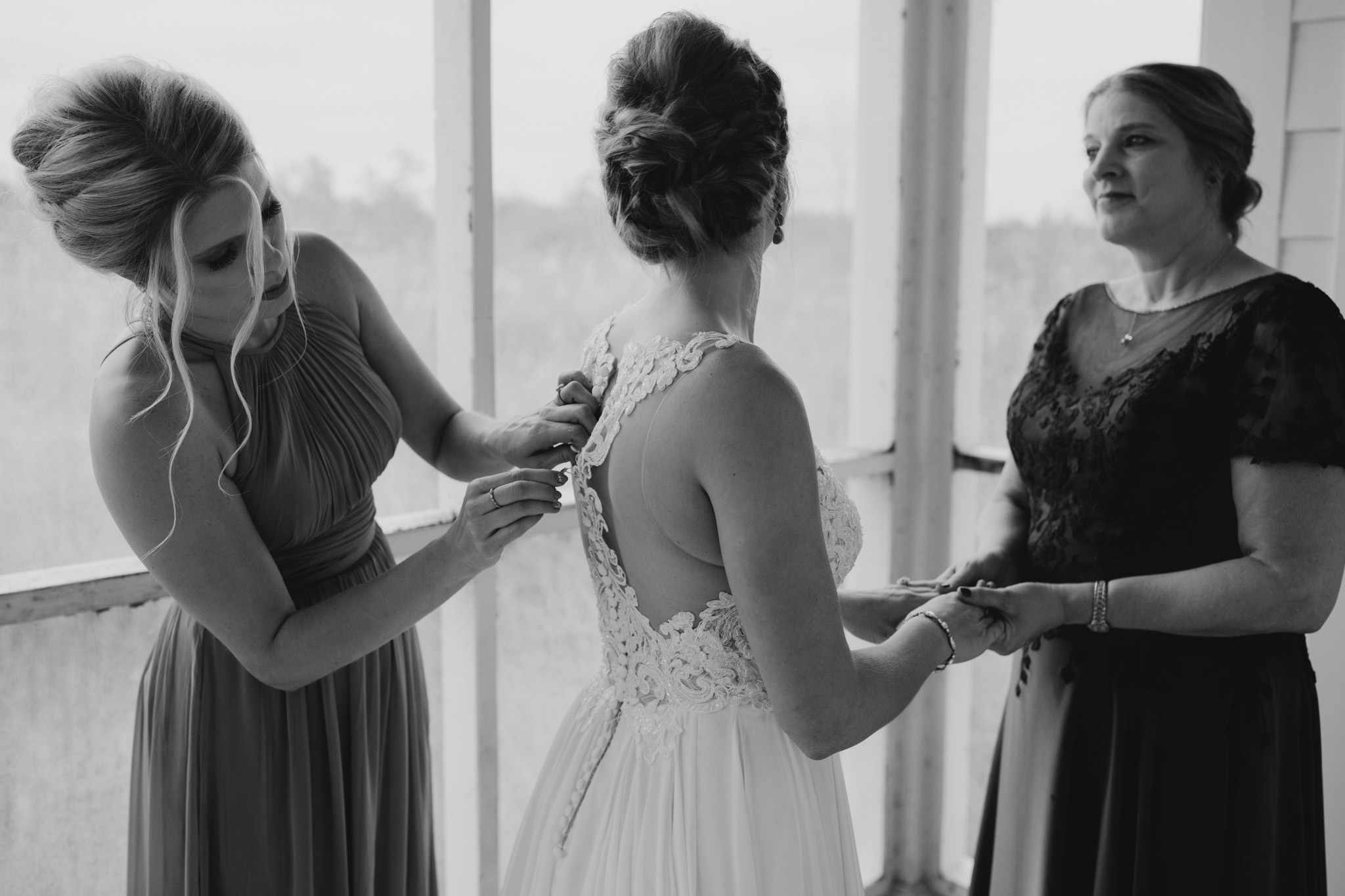 A Moody, Romantic Winter Wedding at Maison Lafitte | Mandeville, Louisiana | Gabrielle Hail Photography