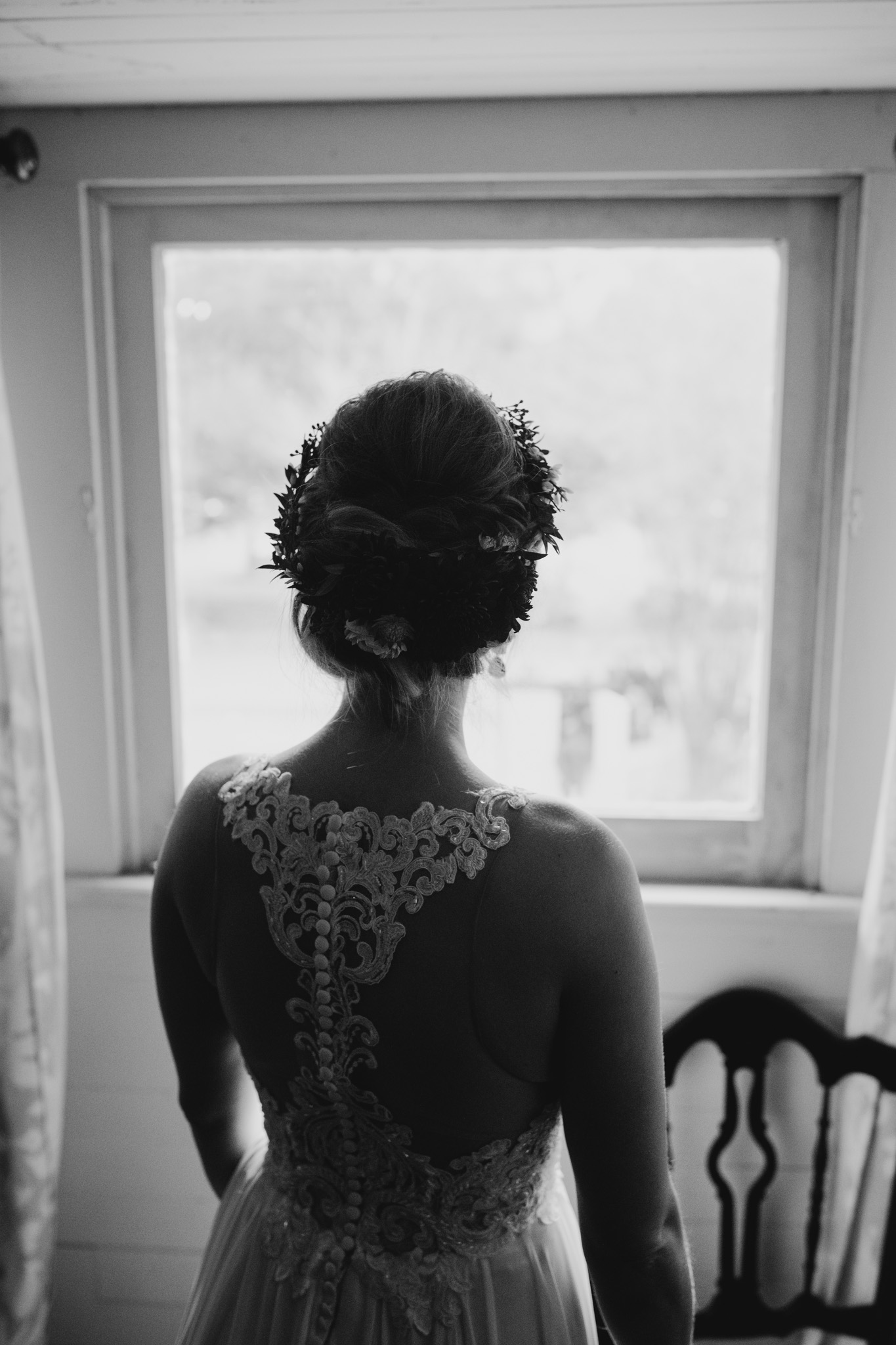 A Moody, Romantic Winter Wedding at Maison Lafitte | Mandeville, Louisiana | Gabrielle Hail Photography