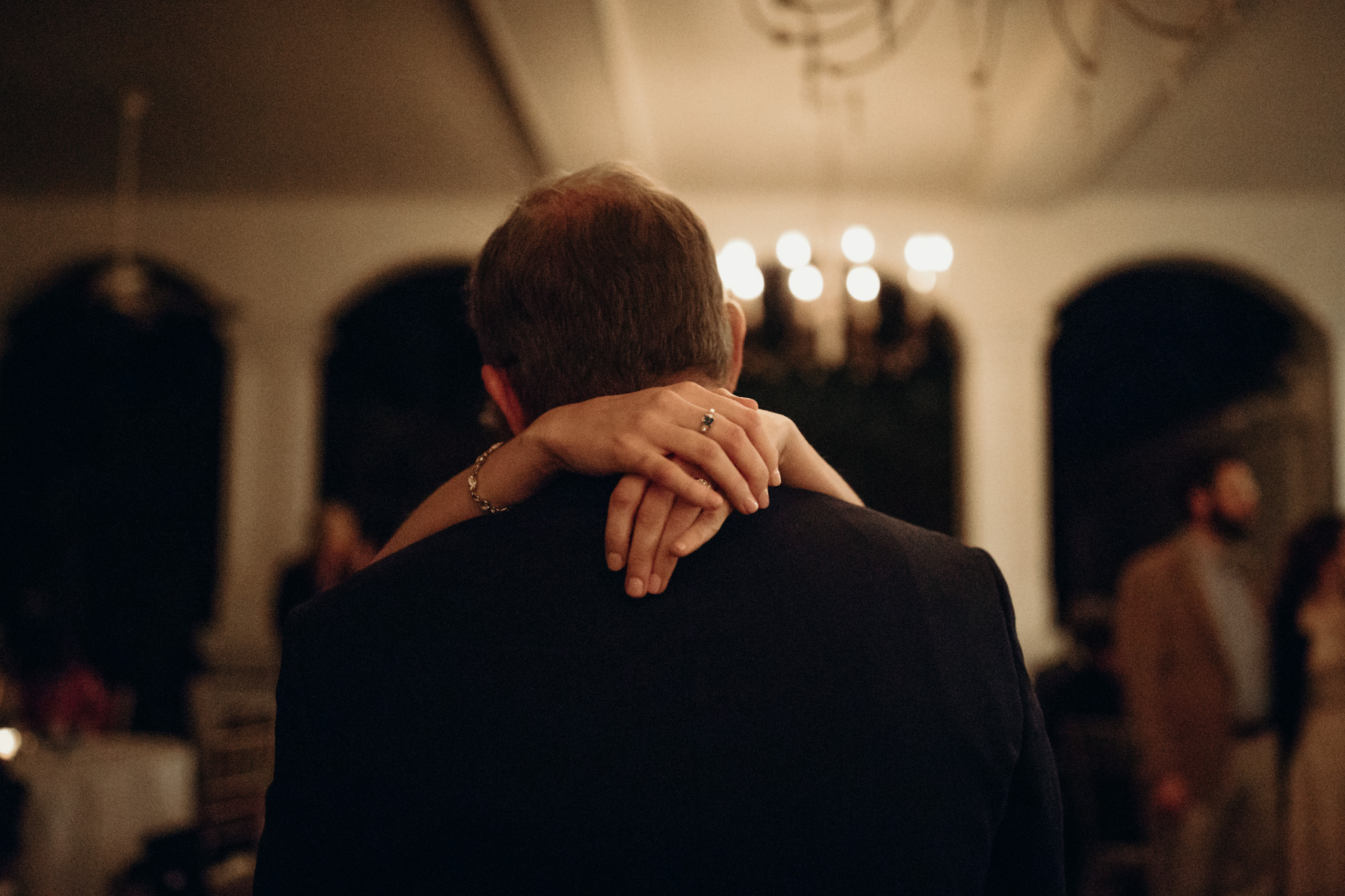 A Moody, Romantic Winter Wedding at Maison Lafitte | Mandeville, Louisiana | Gabrielle Hail Photography