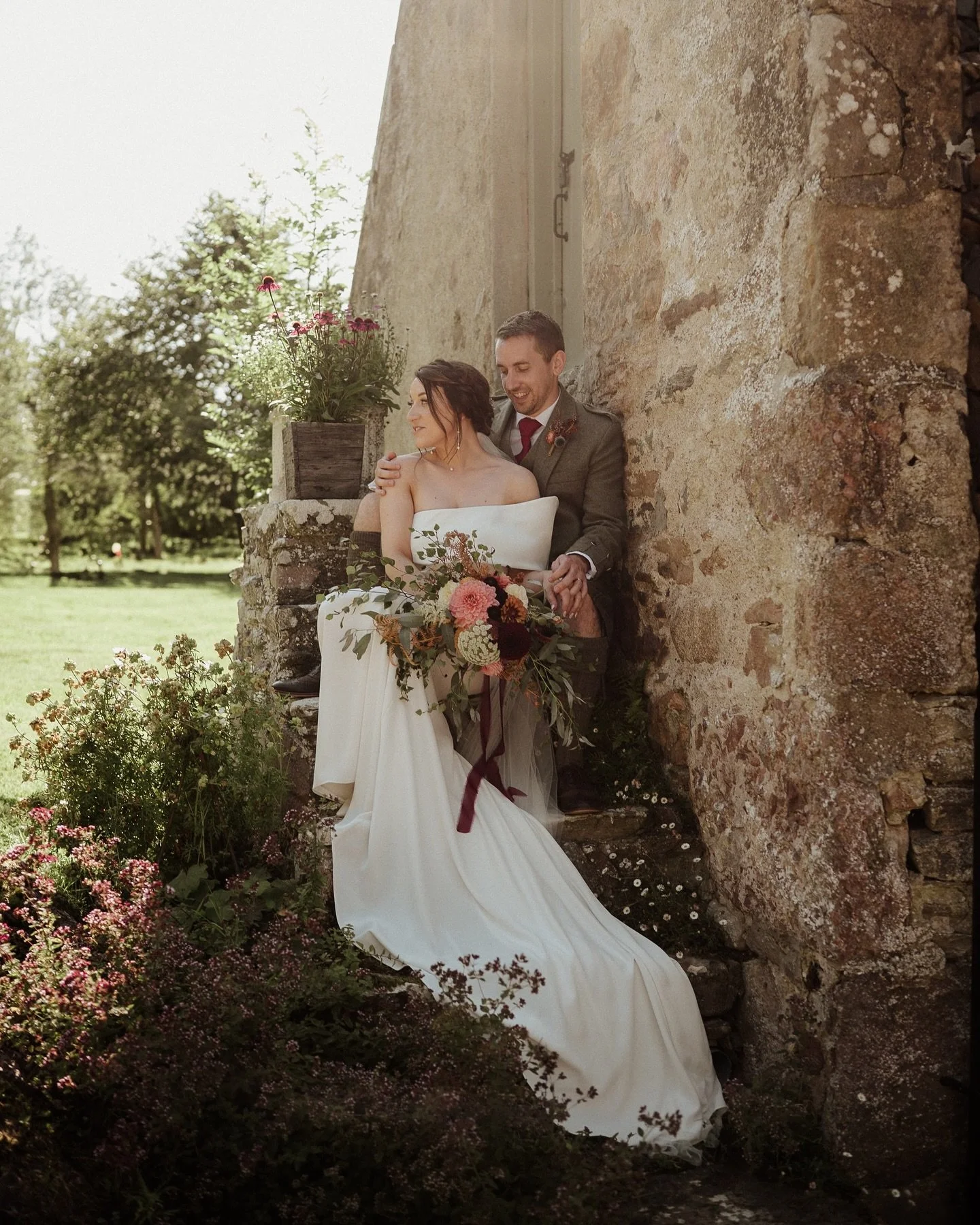Nicola &amp; Lewis 

Wedding season has been busy, so office hours took a bit of a back seat but I&rsquo;m finally catching up and so excited to share this beautiful day!

This was my first time shooting at Balfriesh Barns and wow&hellip; what a stun
