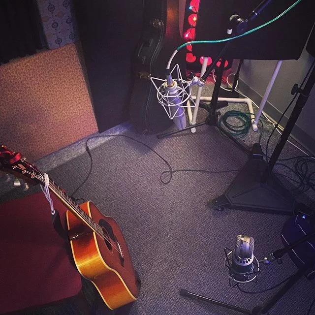 Tracking guitars for a new one 👊🏻