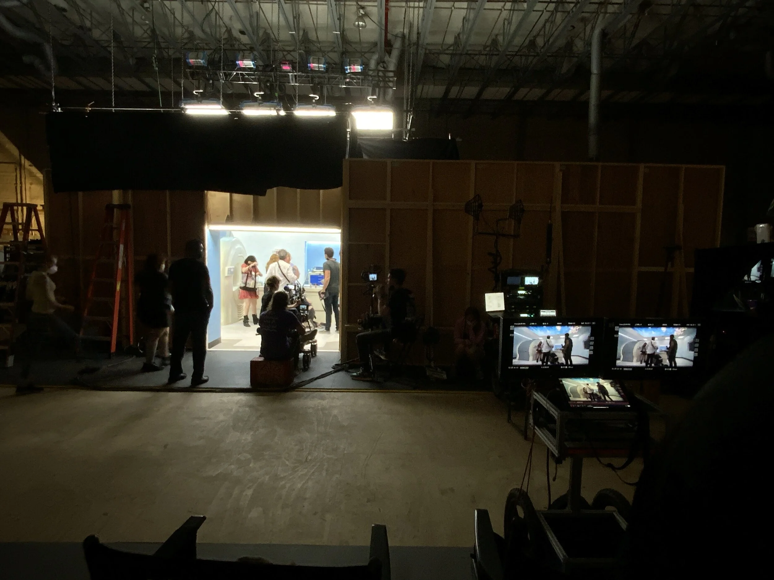 INT. MRI Exam Room, Set Construction - Season 1