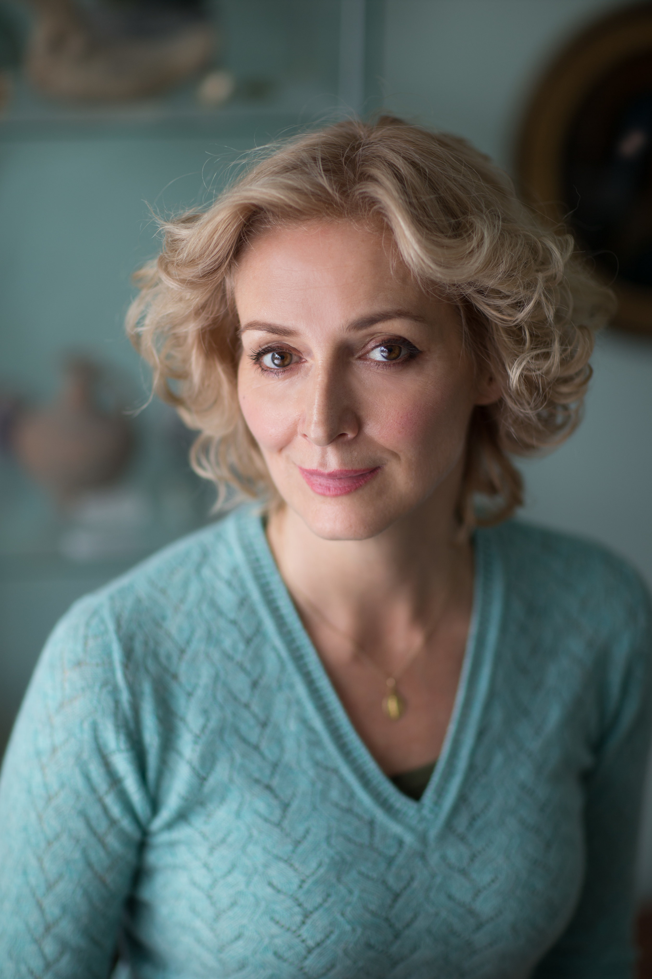 Daughter of renowned broadcaster and author Melvyn Bragg, and painter and novelist Lise Roche, Marie-Elsa is part French, part Cumbrian, spending a considerable amount of time in Cumbria – the setting which her debut novel Towards Mellbreak profoundly evokes . Marie-Elsa is a writer, lecturer, ordained Anglican priest and Duty Chaplain of Westminster Abbey, previously a ballet dancer and Jesuit Spiritual Director