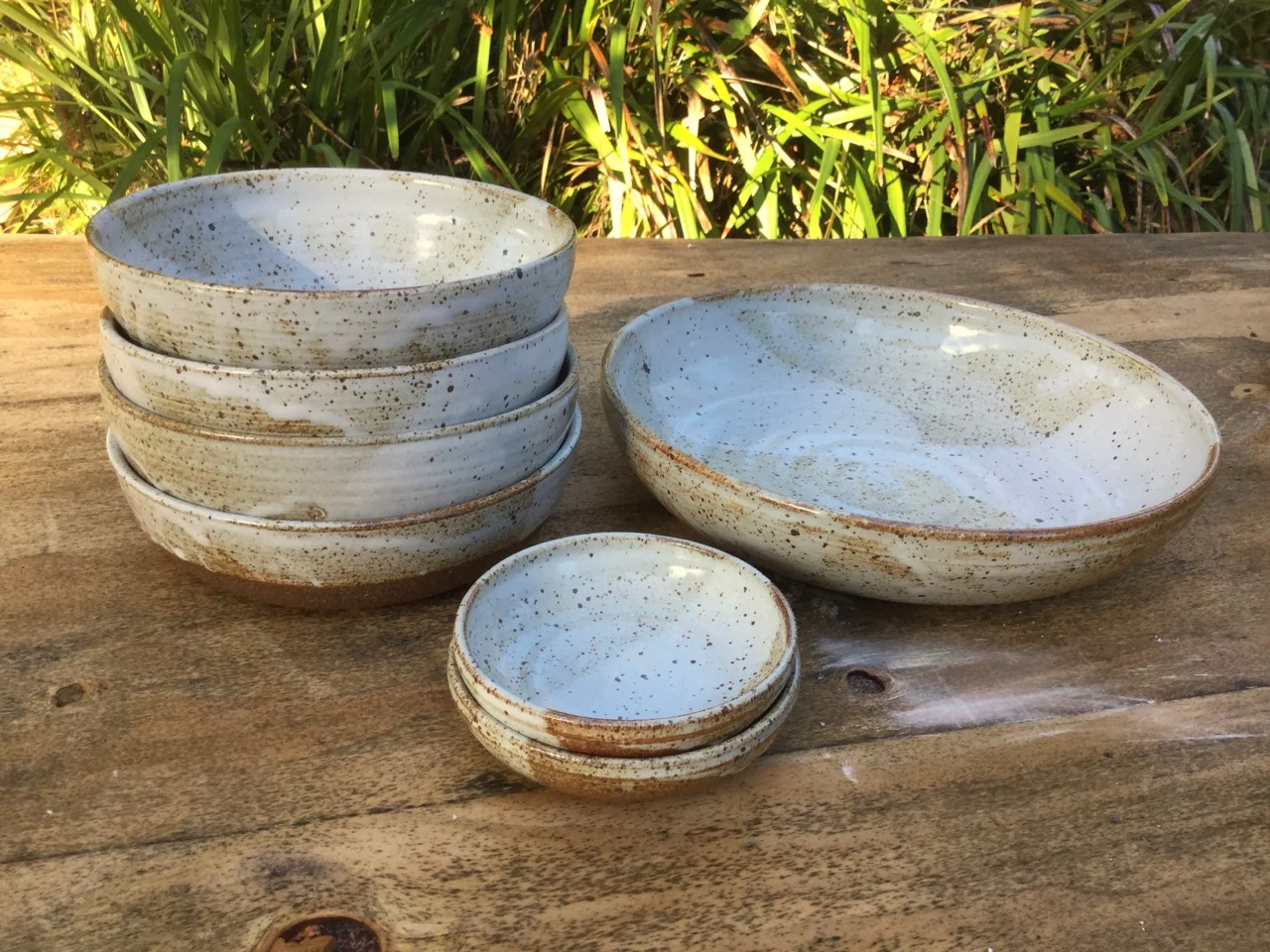 Set of soup/noodle bowls, pinch bowls, and serving bowl.