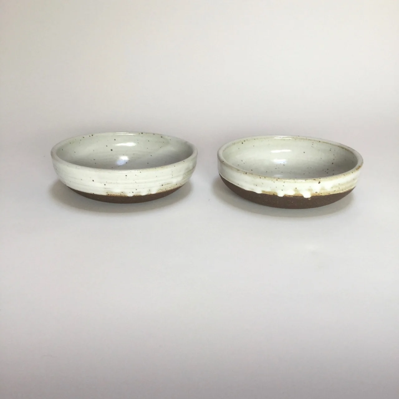 1083 Pair glossy white ice cream side.jpg