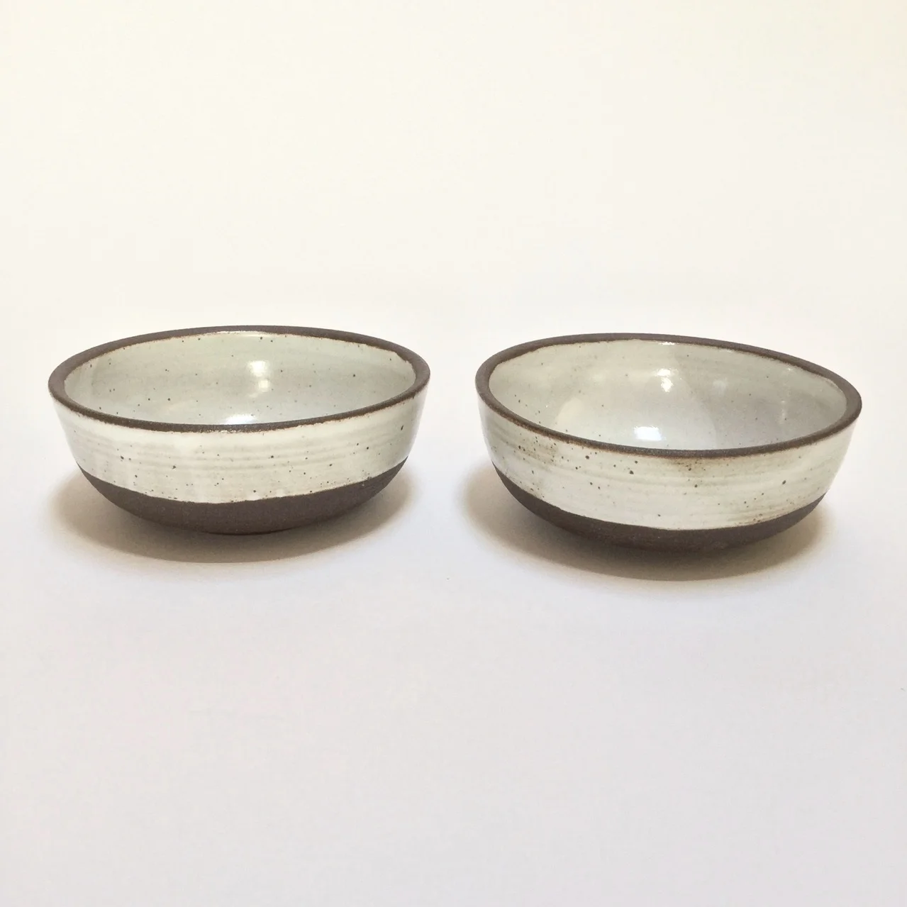 1092+Pair+glossy+white+black+rim+noodle+side.jpg