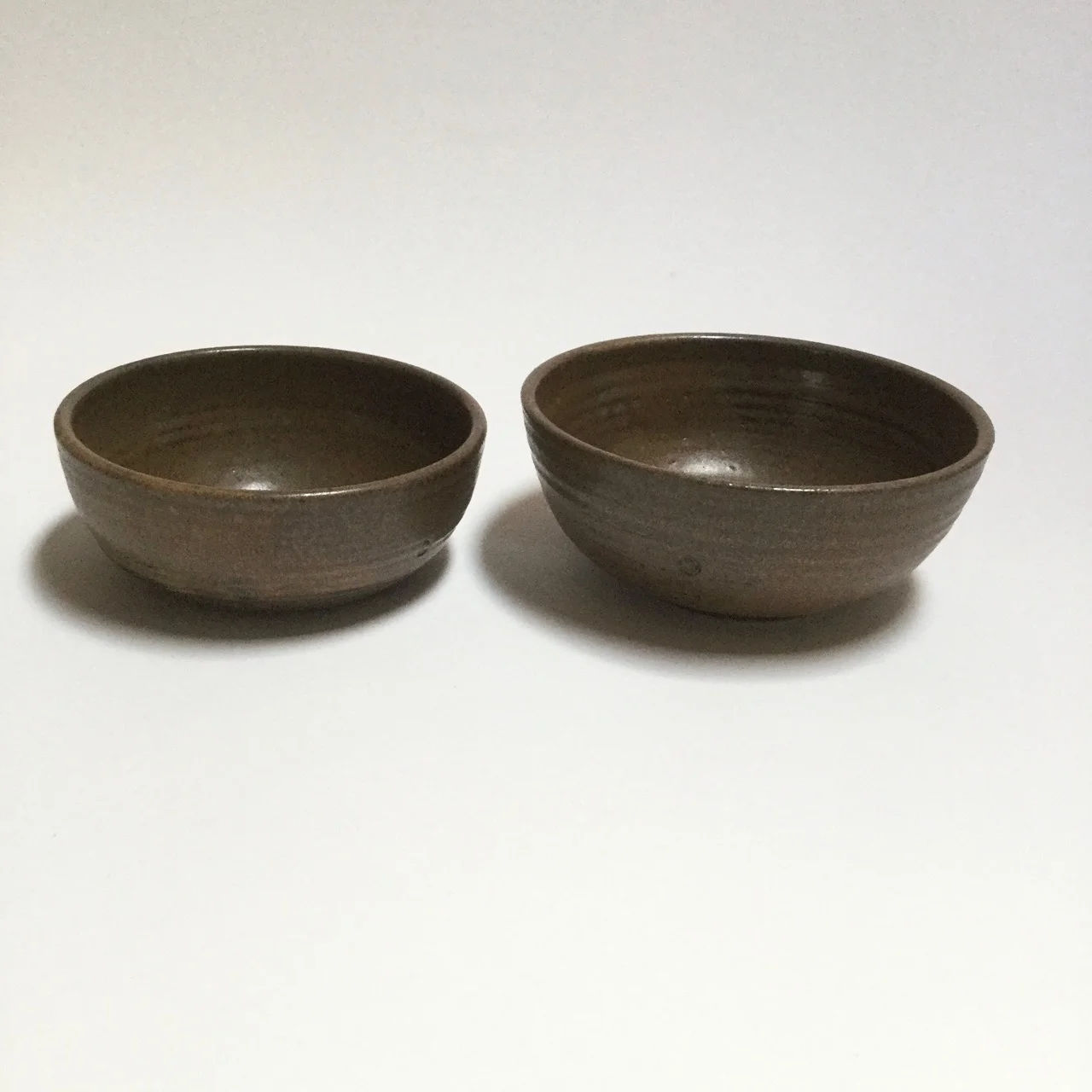 1125 Two brown bowls side.jpg