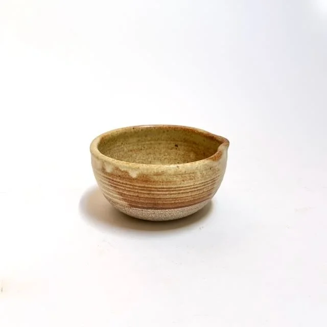 small-spouted-bowl-item-2907.jpeg
