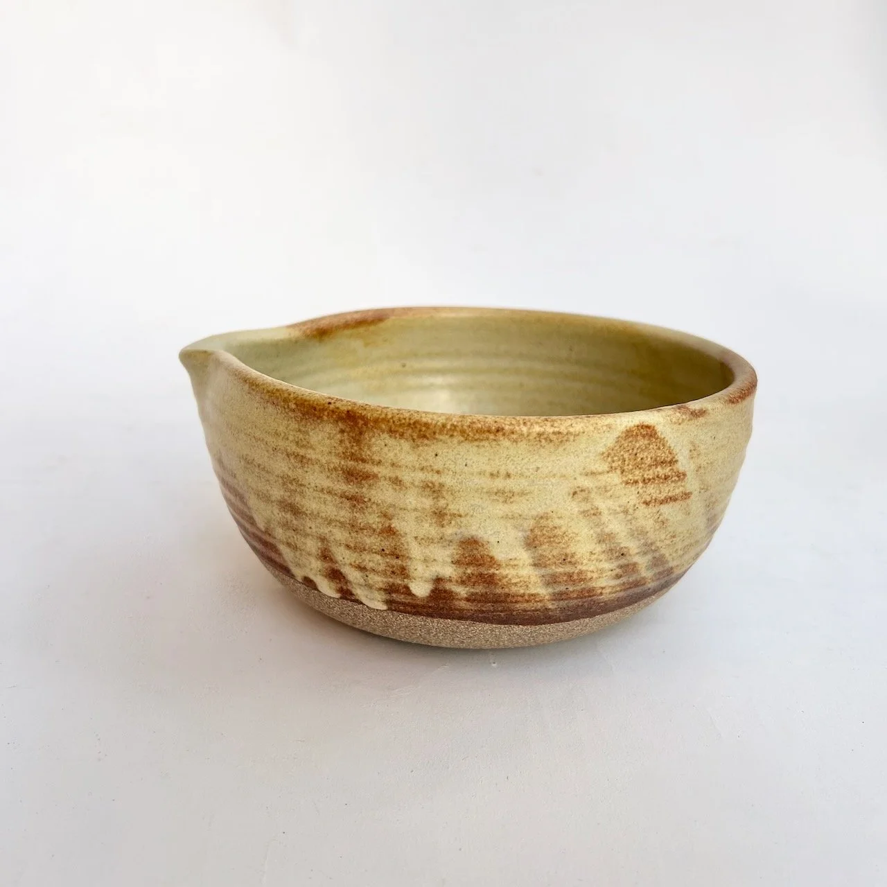 2552 Spouted bowl side 1.jpeg