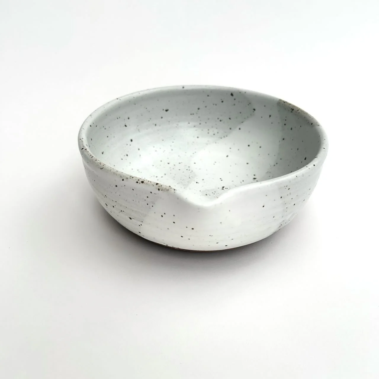 spouted-bowl-front-item-2759.jpeg