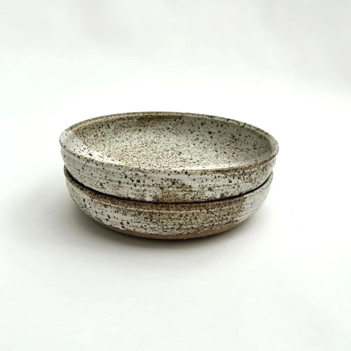 shallow-dinner-bowls-stacked-item-2775.jpg