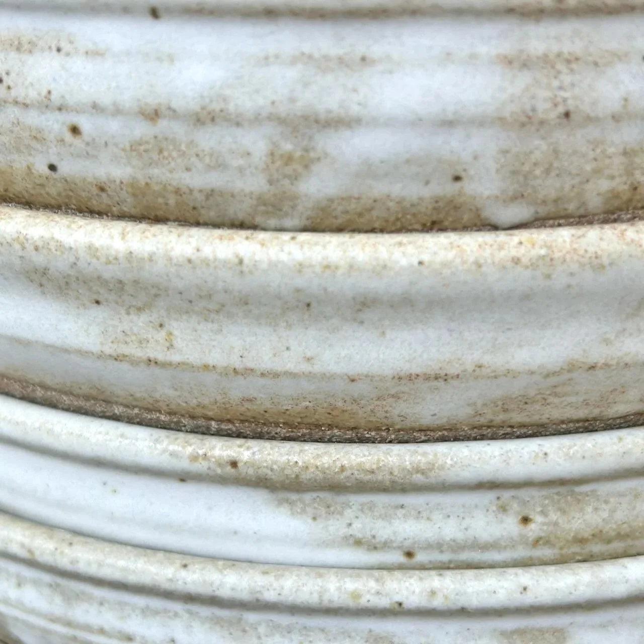 shallow-dinner-bowl-detail.jpg