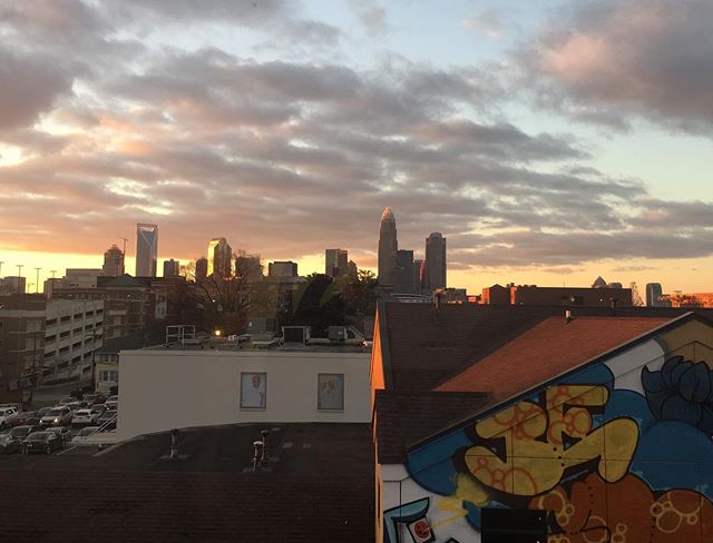 New office view! 🌆

#charlotte #charlotteskyline #skyline #cityscape #sunset