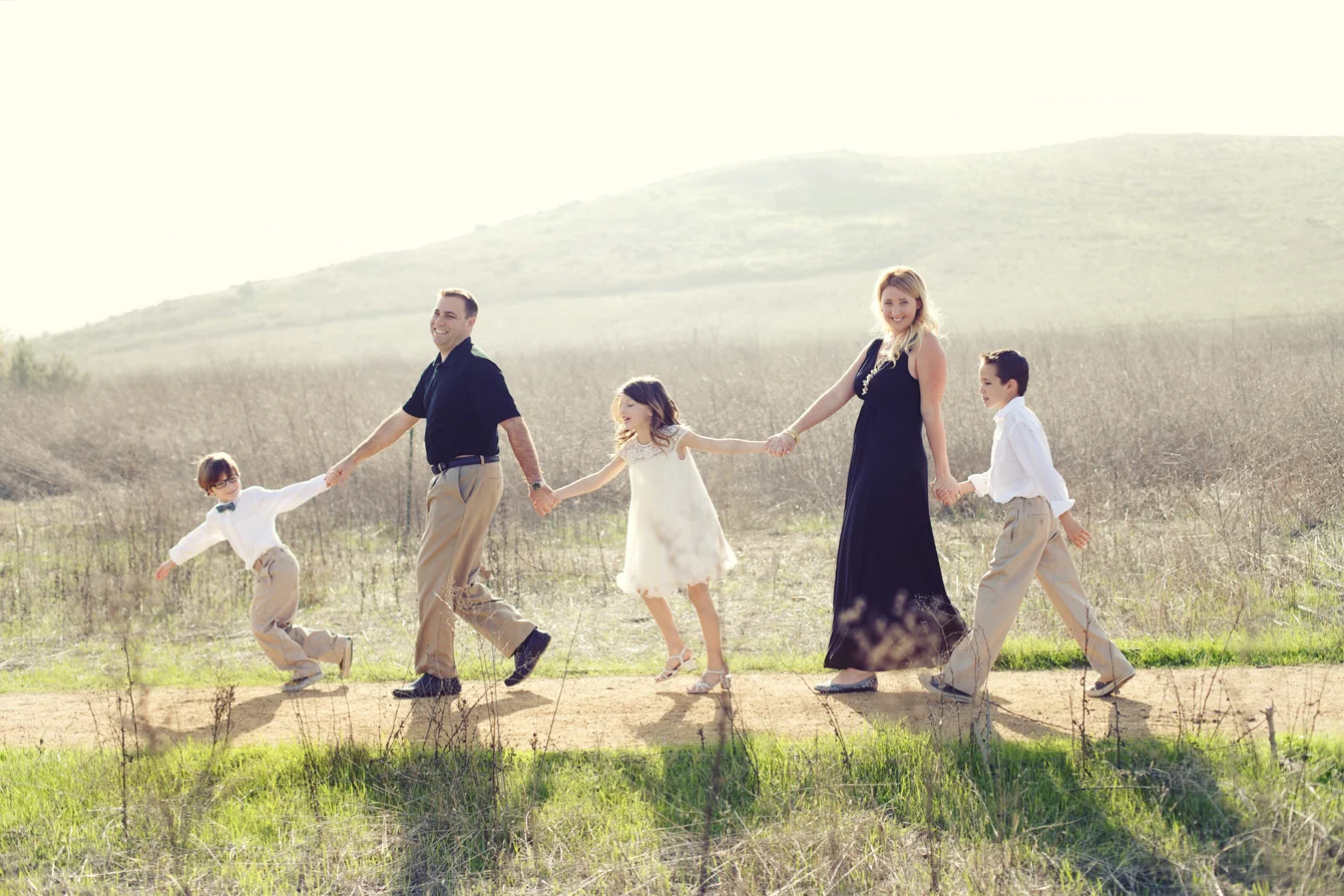 the suitcase studio - fun family photo sessions in Orange County, California