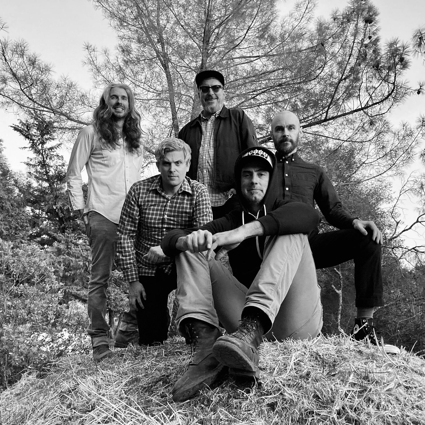 Tomorrow night &ndash; Friday Nov 29 &ndash; I&rsquo;ll be playing bass with these folks (and a few not pictured) in Nevada City, CA. It will be a real holiday treat for everyone in attendance. Please come if you love good times. 
@goldenshoulders at